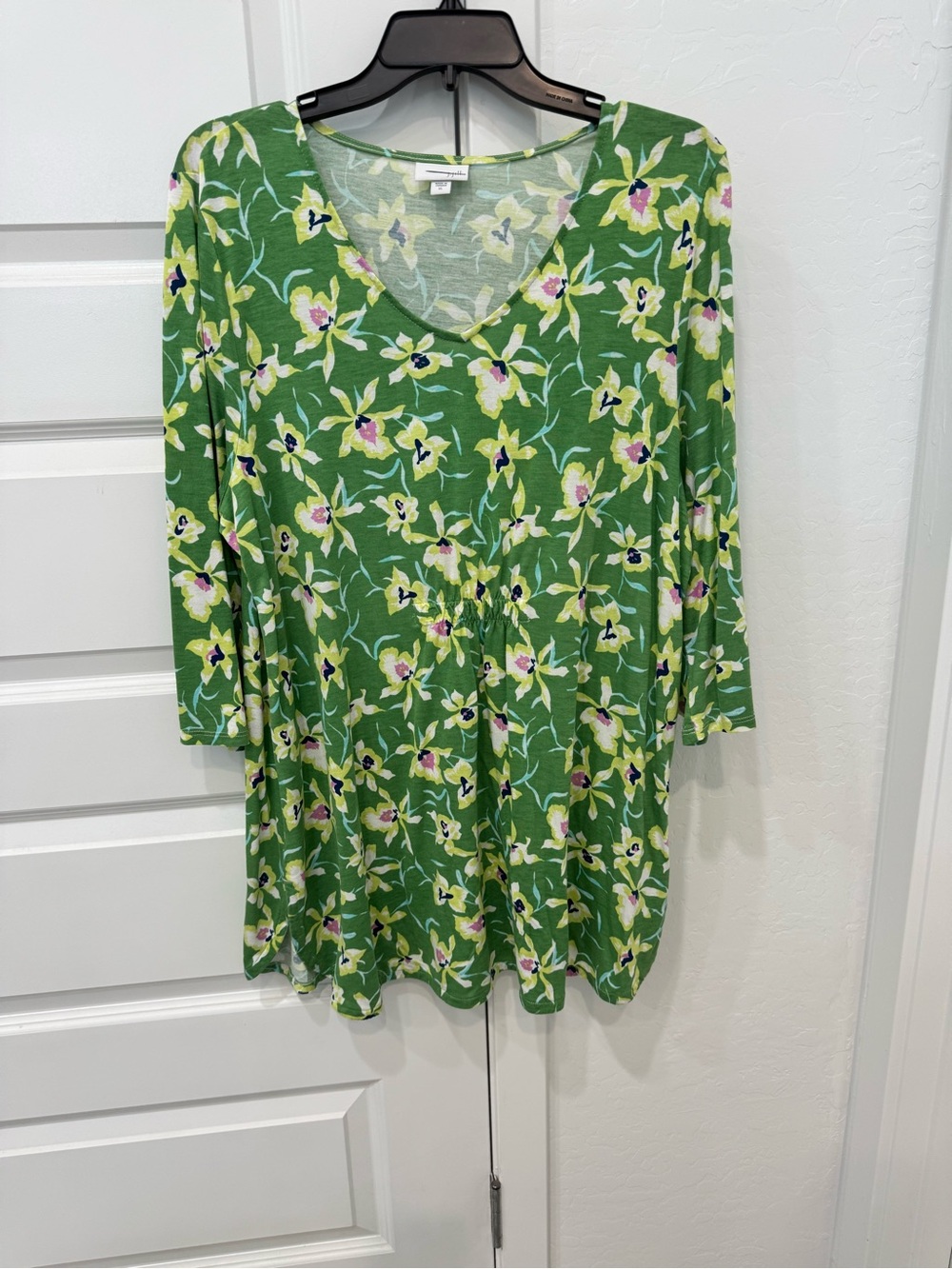 J Jill~ Floral Green V-Neck Tunic Top - Picture 2 of 3